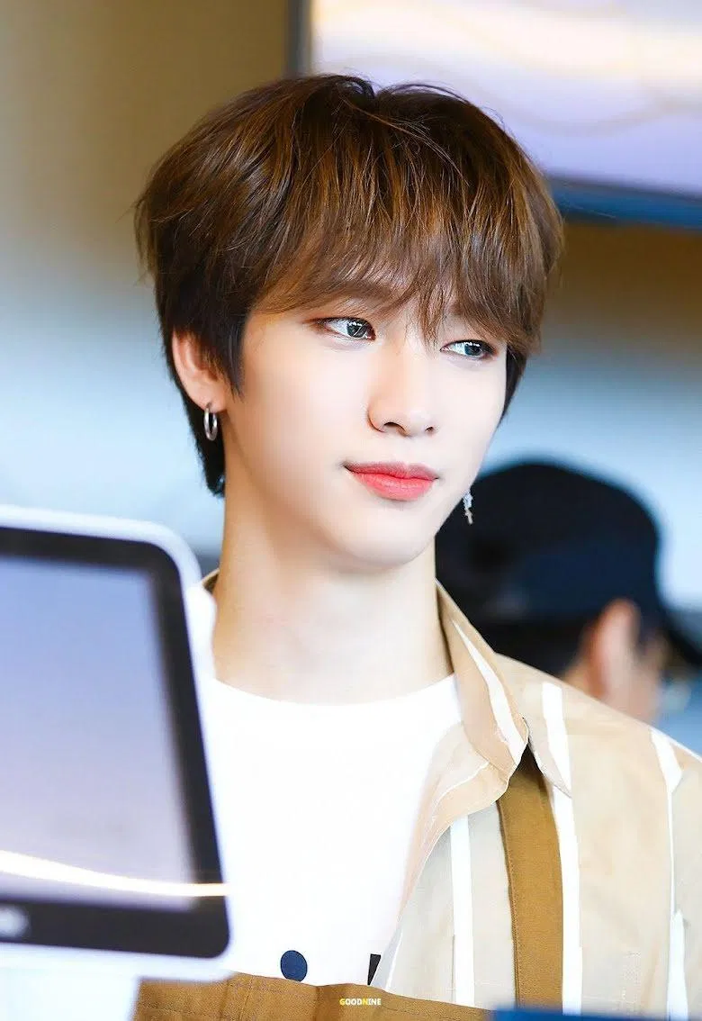 Nine (OnlyOneOf) thần tượng K-Pop đã chứng minh họ tài năng và thông minh khi học Đại học. (Nguồn: Internet)