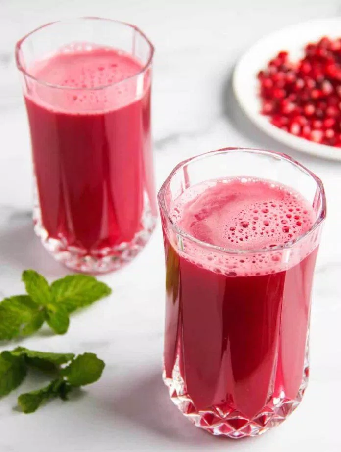 Nước ép lựu cung cấp nhiều dưỡng chất giúp nuôi dưỡng, chăm sóc làn da khỏe mạnh và tươi sáng hơn. (Nguồn: Internet) Nước ép lựu cung cấp nhiều dưỡng chất giúp nuôi dưỡng, chăm sóc làn da khỏe mạnh và tươi sáng hơn. (Nguồn: Internet)