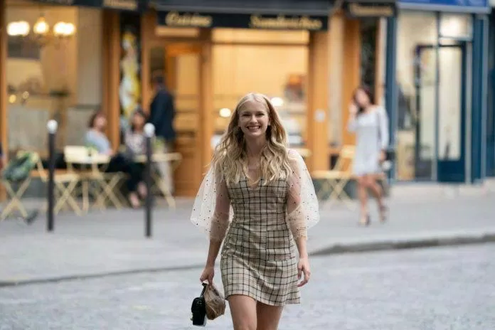 Camille Razat với phong cách thời trang "đặc chất Pháp" từ trong phim Emily in Paris cho đến ngoài đời. (nguồn ảnh: Vogue)