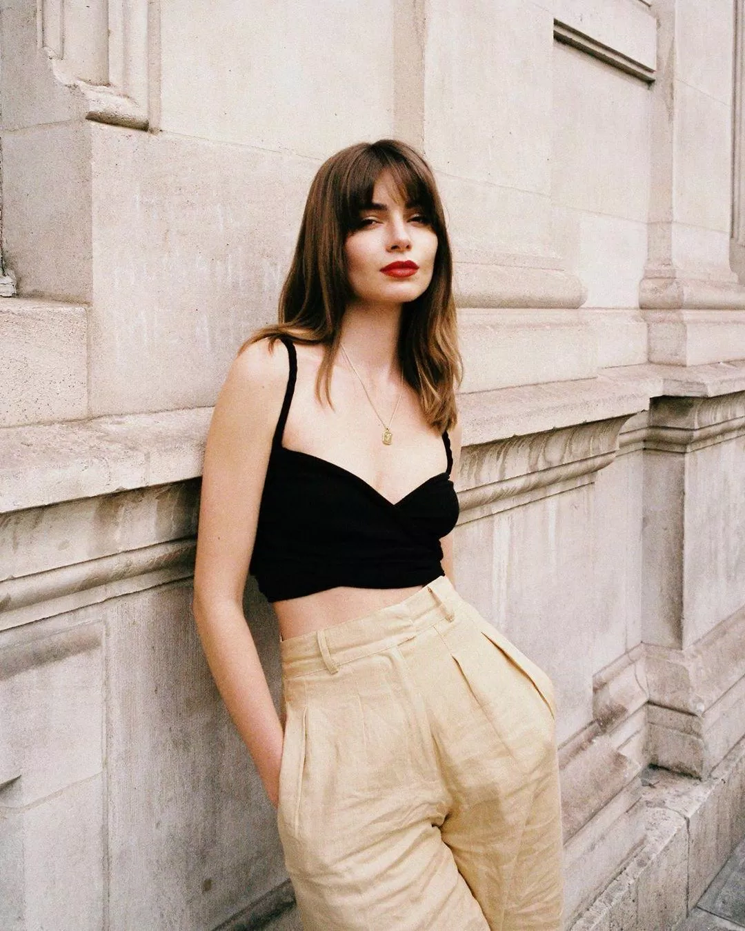 Thiết kế cắt xẻ táo bạo, quyến rũ những vẫn thanh lịch. (nguồn ảnh: Mara Lafontan) Thiết kế cắt xẻ táo bạo, quyến rũ những vẫn thanh lịch. (nguồn ảnh: Mara Lafontan)