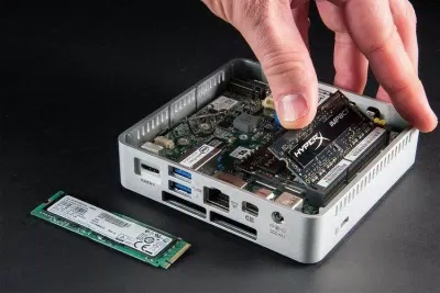 PC mini có nhiều điểm giống với laptop (Ảnh: Internet). PC mini có nhiều điểm giống với laptop (Ảnh: Internet).