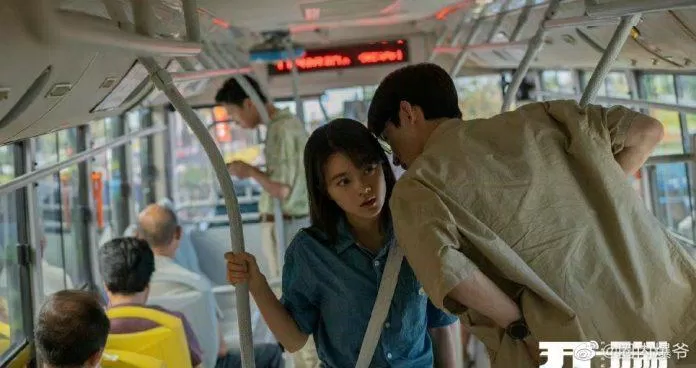 Bối cảnh của phim chỉ xung quanh chiếc xe buýt (ảnh: internet)