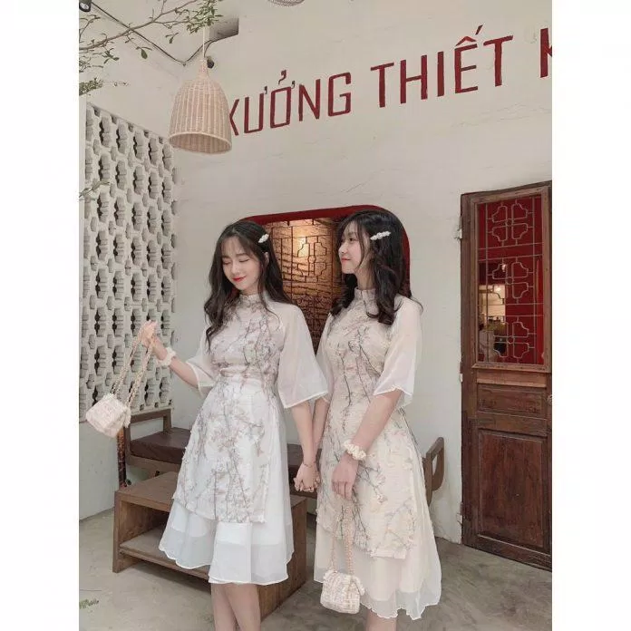 Áo dài màu hồng nhạt giúp bạn thêm xinh tươi (Nguồn: Internet) Áo dài màu hồng nhạt giúp bạn thêm xinh tươi (Nguồn: Internet)