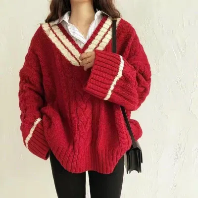 Năng động hơn cùng sơm mi cùng áo len form rộng (Nguồn: Internet) Năng động hơn cùng sơm mi cùng áo len form rộng (Nguồn: Internet)