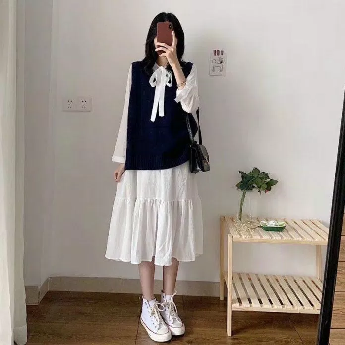 Áo gile cùng váy liền cực kì bánh bèo nữ tính (Nguồn: Internet) Áo gile cùng váy liền cực kì bánh bèo nữ tính (Nguồn: Internet)