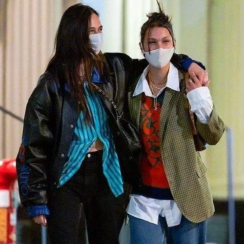 4 bí quyết phối đồ giúp áo sơ mi trắng không còn đơn điệu, nhàm chán áo gile áo khoác áo măng tô Áo sơ mi áo sơ mi trắng bí kíp phối đồ bí quyết blazer cách phối đồ fashion phối áo sơ mi phối đồ phụ kiện phụ kiện thời trang sơ mi sơ mi trắng thời trang