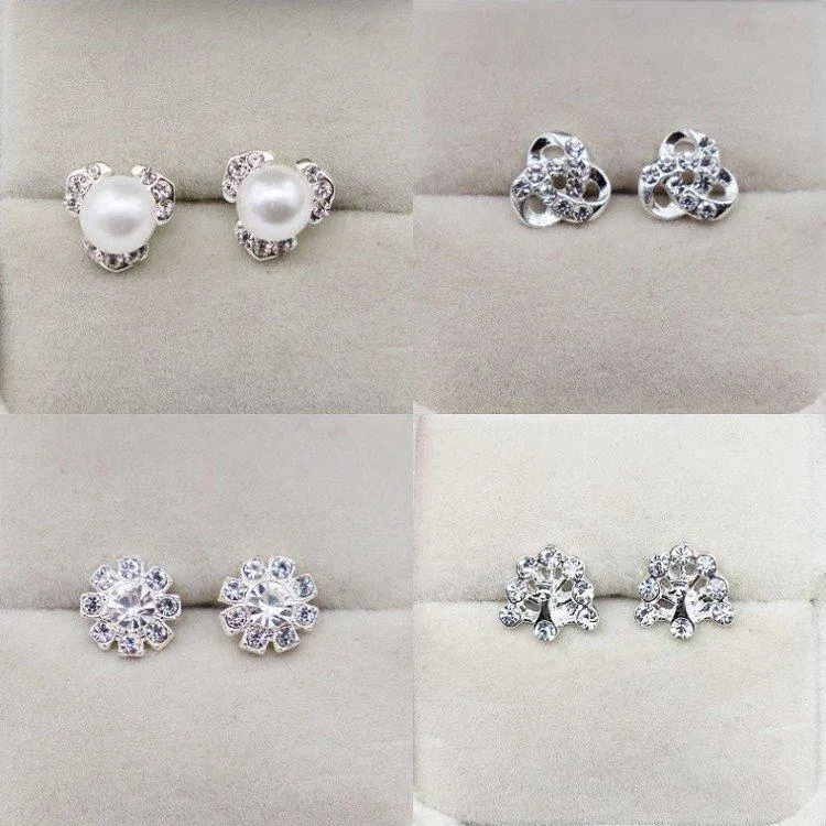 Những chiếc khuyên tai nhỏ mà tinh tế (Nguồn: Internet) Những chiếc khuyên tai nhỏ mà tinh tế (Nguồn: Internet)