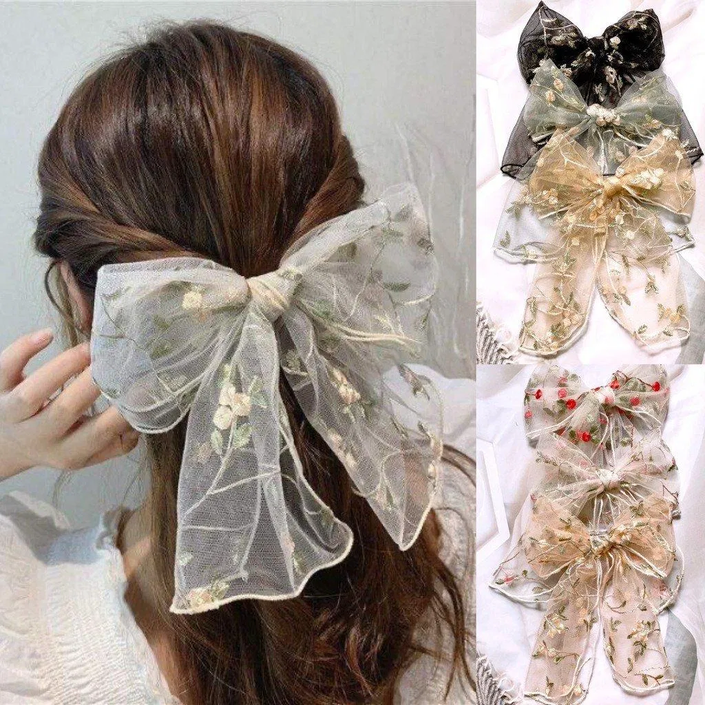 Nơ phối hoa nhẹ nhàng mà tinh tế (Nguồn: Internet) Nơ phối hoa nhẹ nhàng mà tinh tế (Nguồn: Internet)