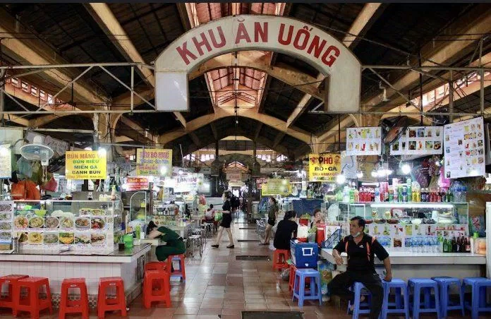 Khu ăn uống trong chợ. (Ảnh: Internet) Khu ăn uống trong chợ. (Ảnh: Internet)