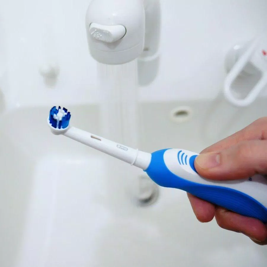 Bàn chải điện Oral B có nhiều điểm vượt trội hơn các nhãn hiệu khác (Nguồn: Internet)