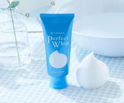 Sữa rửa mặt tạo bọt Senka Speedy Perfect Whip Foam (Ảnh: Internet).