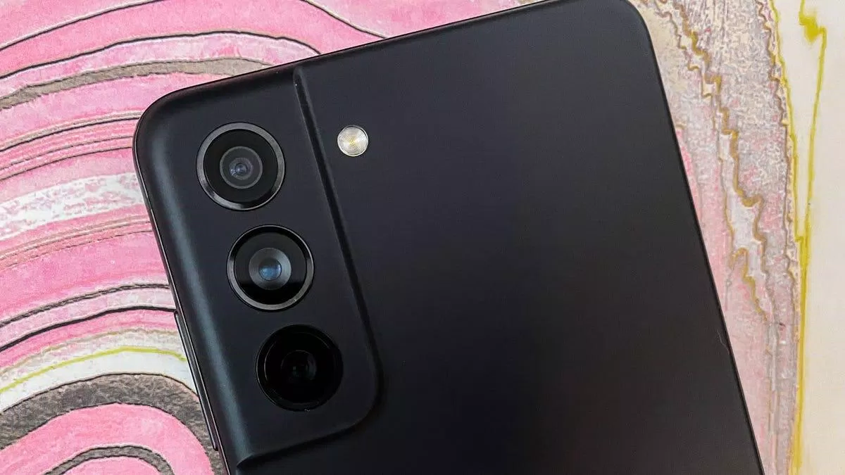 Cụm camera sau của Galaxy S21 FE (Ảnh: Internet). Cụm camera sau của Galaxy S21 FE (Ảnh: Internet).