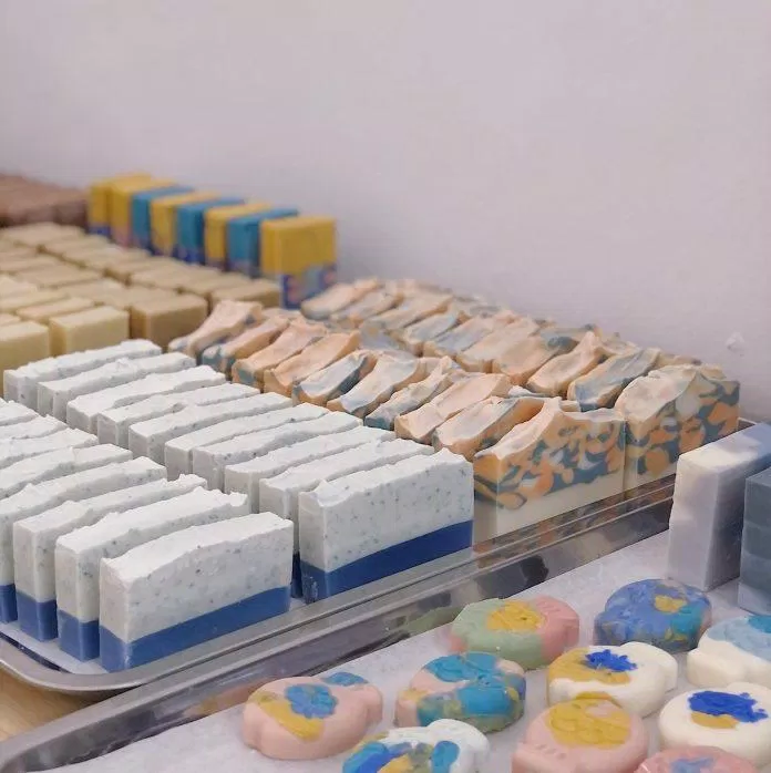 Bạn sẽ được tìm hiểu tường tận về từng nguyên liệu trong xà phòng thủ công (nguồn: Skillful Hands)