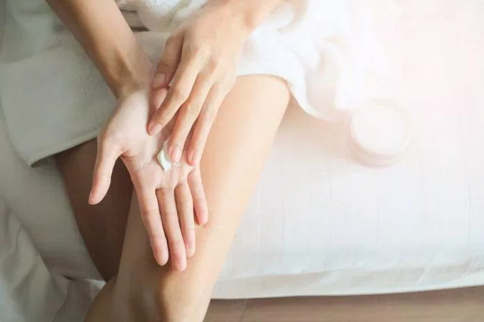 Thời điểm xoa sữa dưỡng thể cũng quan trọng không kém (Nguồn: Internet) Thời điểm xoa sữa dưỡng thể cũng quan trọng không kém (Nguồn: Internet)