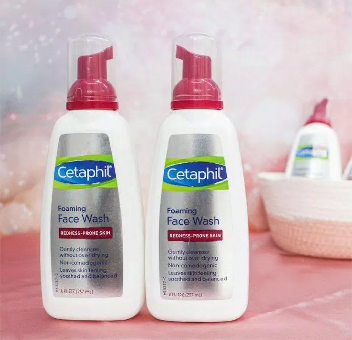 Sữa rửa mặt Cetaphil Foaming Face Wash Redness Prone Skin tạo bọt dịu nhẹ và loại sạch sâu bụi bẩn và dầu thừa. (Nguồn Internet)