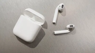 Tai nghe không dây AirPods rất được ưa chuộng hiện nay (Ảnh: Internet). Tai nghe không dây AirPods rất được ưa chuộng hiện nay (Ảnh: Internet).