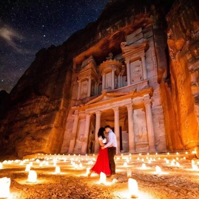 Màn trình diễn ánh sáng Petra by night (Ảnh: Internet).