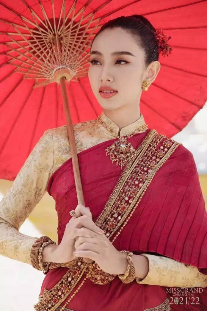 Tân Hoa hậu đã đập tan mọi nghi ngờ của người khác về cô, cổ vũ mọi người, đặc biệt là những cô gái trẻ hãy mạnh dạn theo đuổi ước mơ (Nguồn: Internet) Tân Hoa hậu đã đập tan mọi nghi ngờ của người khác về cô, cổ vũ mọi người, đặc biệt là những cô gái trẻ hãy mạnh dạn theo đuổi ước mơ (Nguồn: Internet)