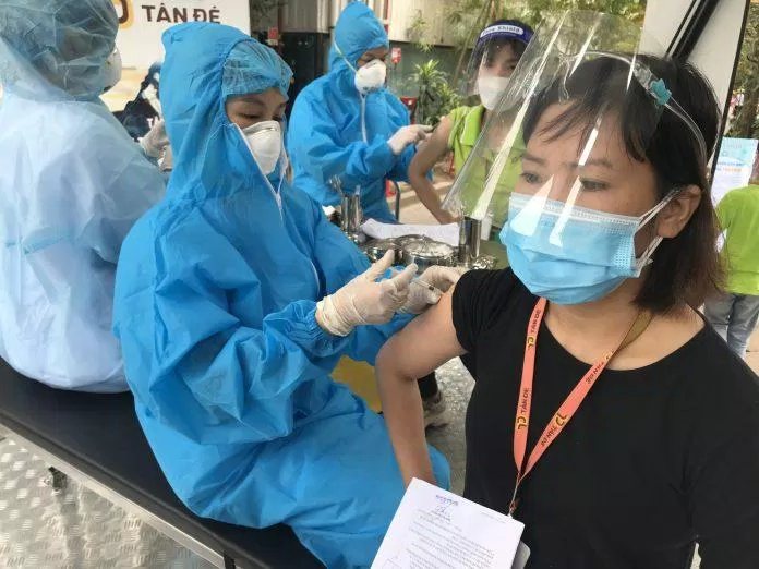 Nhiều địa phương đã tổ chức tiêm mũi 3 cho người dân. (Ảnh: Internet) Nhiều địa phương đã tổ chức tiêm mũi 3 cho người dân. (Ảnh: Internet)