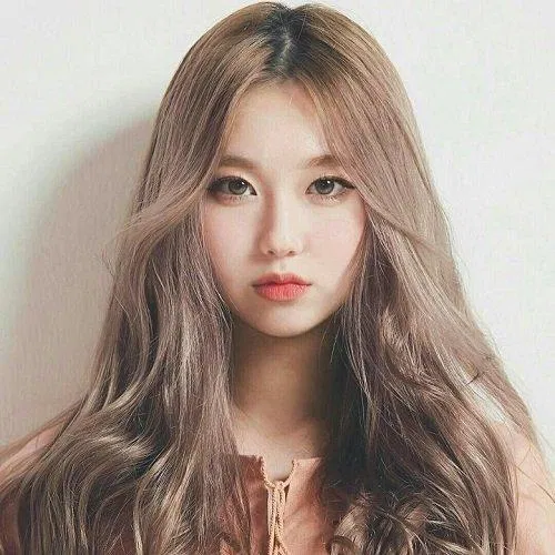 Màu nâu lạnh ánh khói lên trực tiếp từ nền đen (Nguồn: Internet).