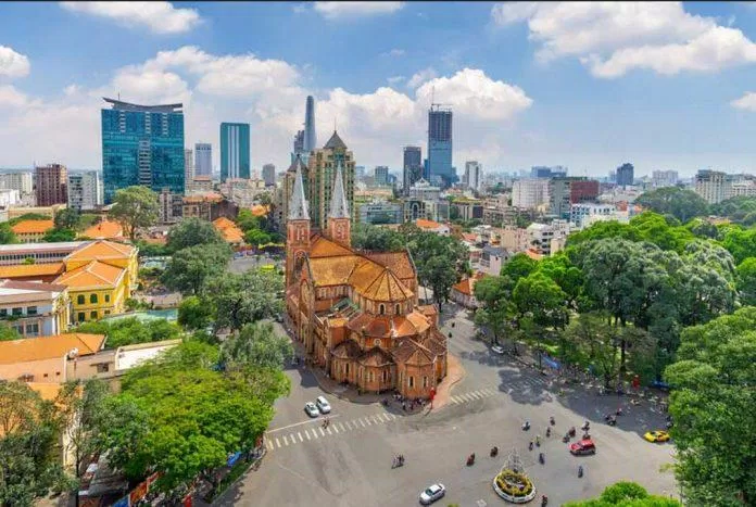 Toàn cảnh nhà thờ Đức Bà nhìn từ trên cao. (Ảnh: Internet) Toàn cảnh nhà thờ Đức Bà nhìn từ trên cao. (Ảnh: Internet)