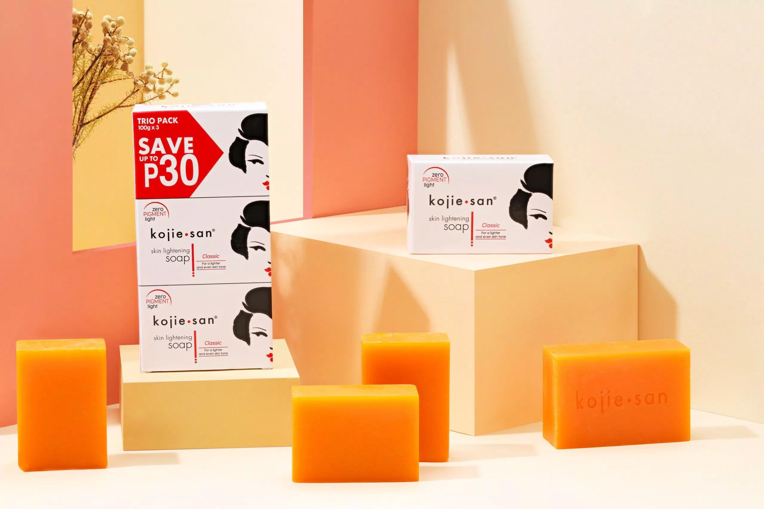 Xà phòng trị mụn lưng, trắng da Kojie San Skin Lightening Soap (Nguồn: Internet)