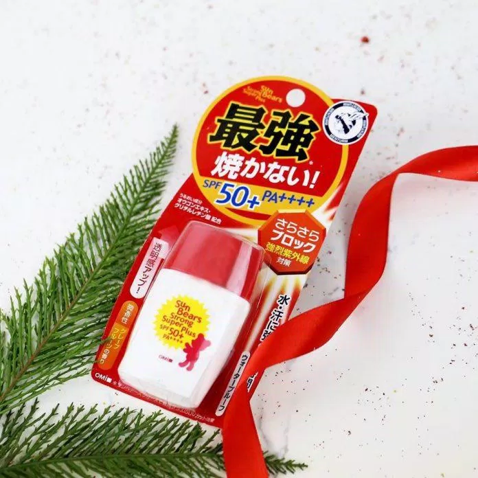 Kem chống nắng Nhật Bản Omi Sun Bears Cool Super Plus SPF50+ PA ++++ (màu đỏ) cho da nhạy cảm (Nguồn: Internet)