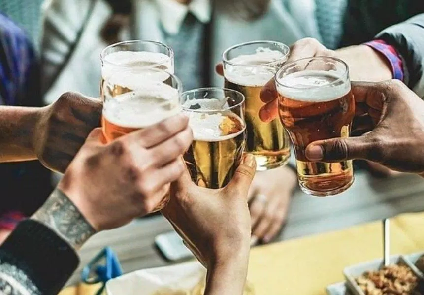 Hạn chế rượu bia ở mức tối đa nhất có thể để đảm bảo sức khỏe. (Ảnh: Internet) Hạn chế rượu bia ở mức tối đa nhất có thể để đảm bảo sức khỏe. (Ảnh: Internet)