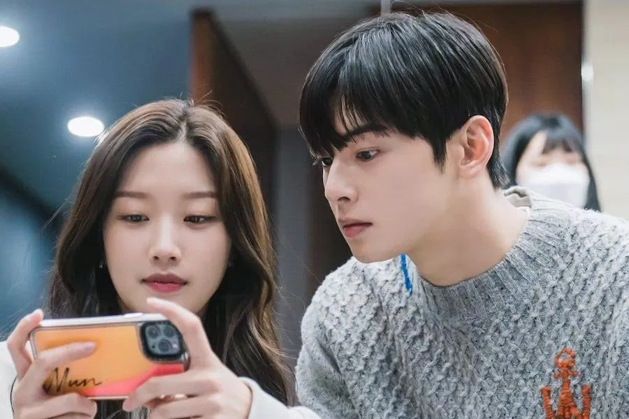 Moon Ga Young và Cha Eun Woo cặp đôi phim truyền hình Hàn Quốc năm 2021 đã đánh cắp trái tim chúng ta. (Nguồn: Internet)