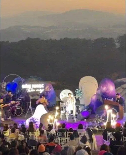 Vũ Cát Tường - Đêm nhạc trên Mây (Nguồn: BlogAnChoi) Vũ Cát Tường - Đêm nhạc trên Mây (Nguồn: BlogAnChoi)