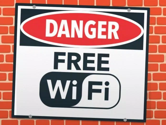 Hacker có thể giả mạo trang web ở Wi-Fi công cộng (Ảnh: Internet).