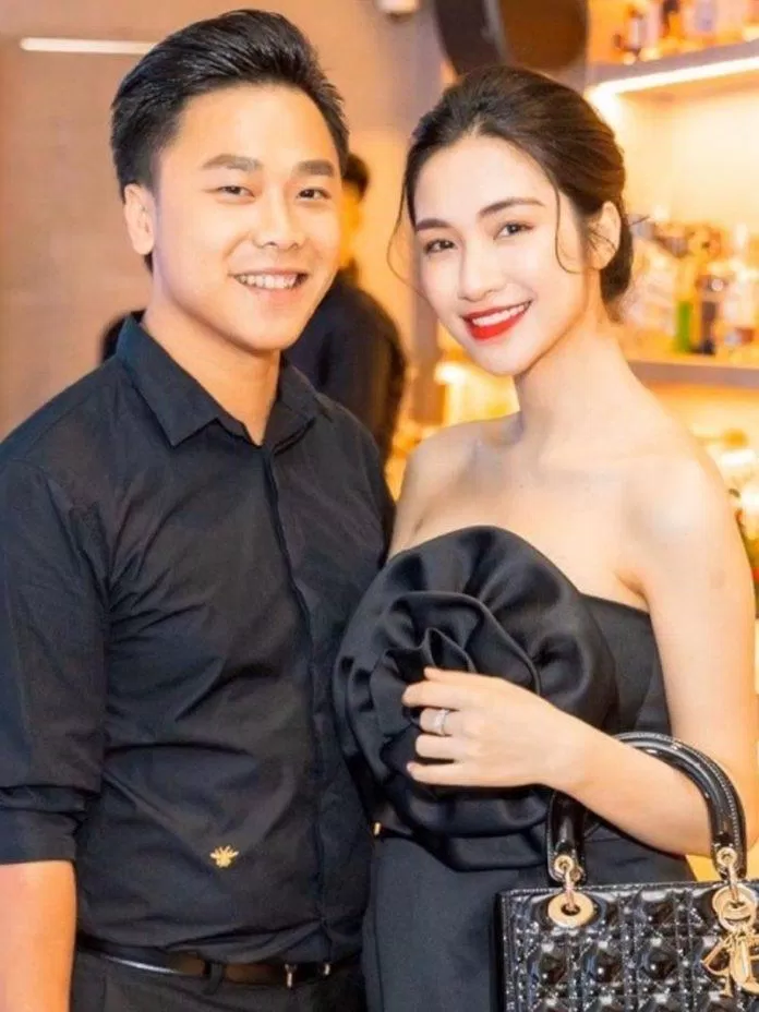 Hoà Minzy thuở còn mặn nồng bên bạn trai thiếu gia (Ảnh: Internet) Hoà Minzy thuở còn mặn nồng bên bạn trai thiếu gia (Ảnh: Internet)