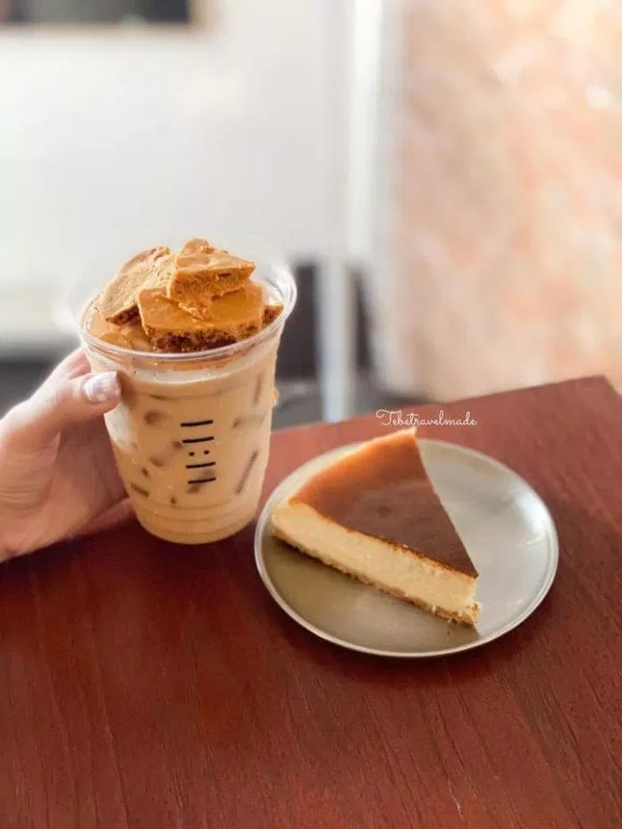 Thưởng thức món ngon tại 11:11 (Nguồn: Hương Ly).