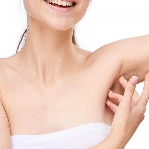 Thường xuyên tẩy da chết sẽ giúp da được cải thiện hơn rất nhiều (Nguồn: Internet) Thường xuyên tẩy da chết sẽ giúp da được cải thiện hơn rất nhiều (Nguồn: Internet)