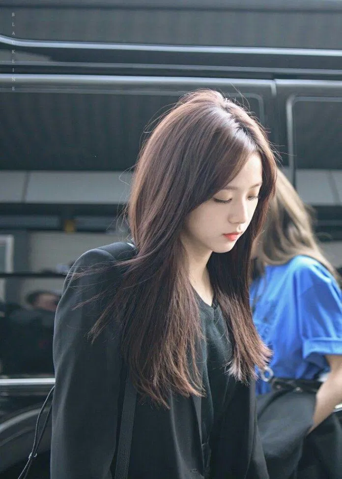 Tóc nhuộm nâu trầm (Ảnh: Internet)