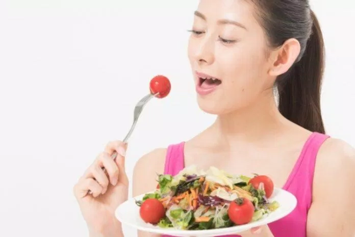 Kết hợp nhiều rau củ trong bữa ăn hàng ngày để giảm cân. (Ảnh: Internet) Kết hợp nhiều rau củ trong bữa ăn hàng ngày để giảm cân. (Ảnh: Internet)