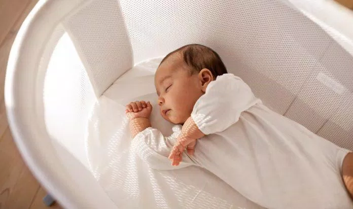 Bé sơ sinh ngủ nhiều (nguồn internet)