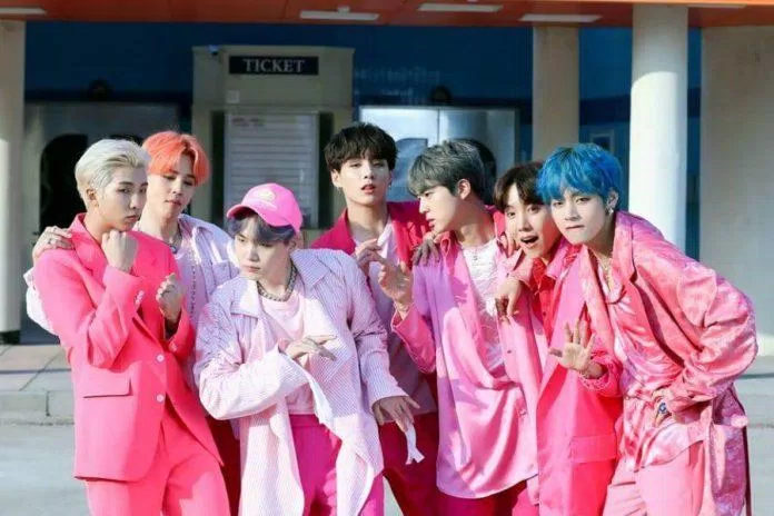 Outfit hồng trong MV “Boys with Luv” (Ảnh: Internet). Outfit hồng trong MV “Boys with Luv” (Ảnh: Internet).