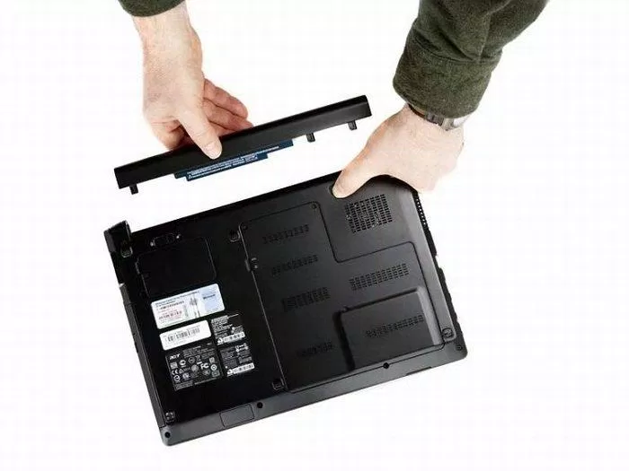 Bạn có hay tháo pin laptop? (Ảnh: Internet). Bạn có hay tháo pin laptop? (Ảnh: Internet).