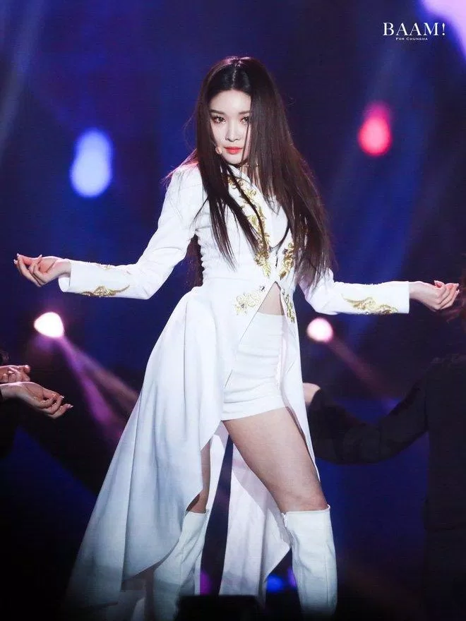 ChungAh được đánh giá là nữ ca sĩ solo hot nhất hiện nay. (Nguồn: internet)