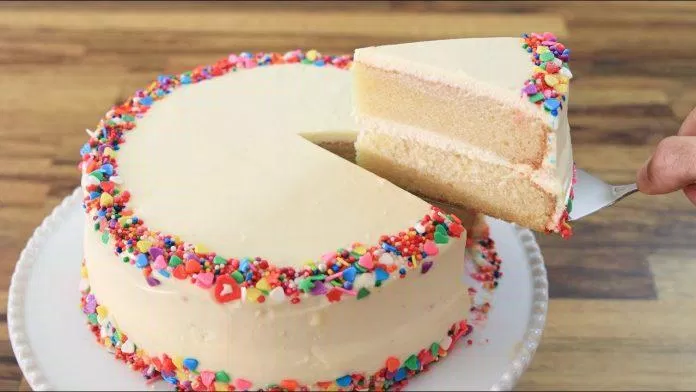 Làm sao để bánh kem không dính vào dao? (Nguồn: Internet)