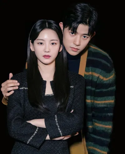 Cặp đôi Nam Ra x Suhyeok trong "All Of Us Are Dead" đang "nổi như cồn" trên mọi mặt trận (Nguồn: Internet) Cặp đôi Nam Ra x Suhyeok trong "All Of Us Are Dead" đang "nổi như cồn" trên mọi mặt trận (Nguồn: Internet)
