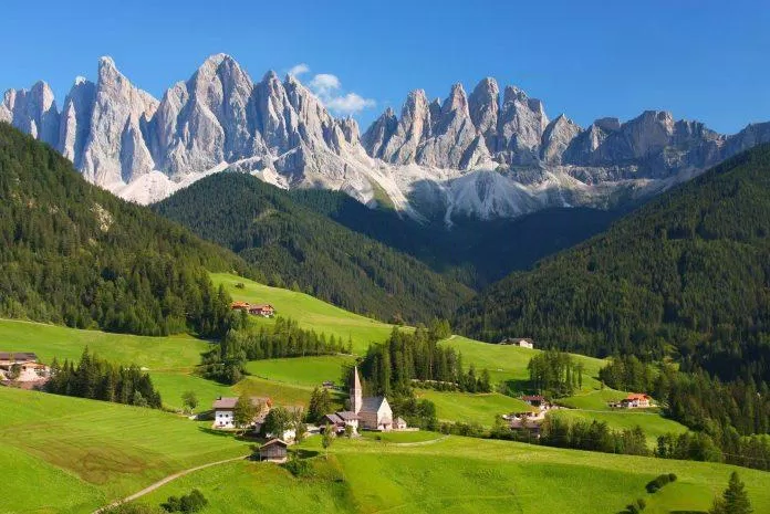 Dãy núi Alps (Ảnh: Internet). Dãy núi Alps (Ảnh: Internet).