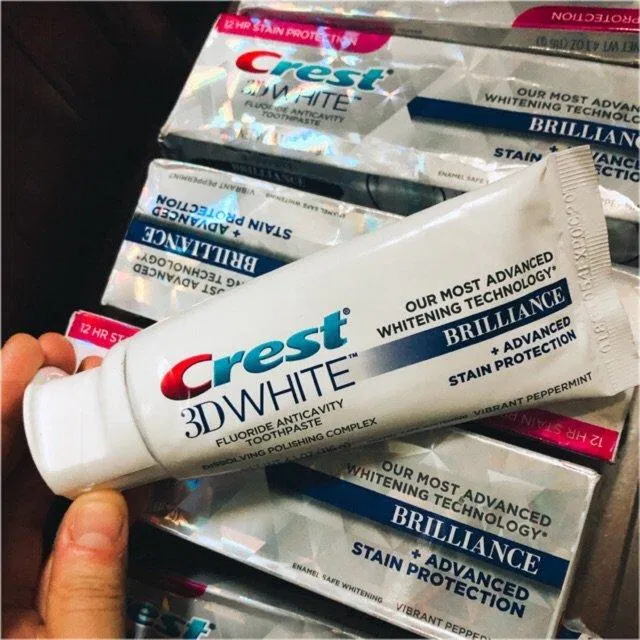 Kem đánh răng Crest 3D White Brilliance luôn được người dùng yêu thích (ảnh: internet) Kem đánh răng Crest 3D White Brilliance luôn được người dùng yêu thích (ảnh: internet)