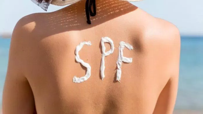 SPF là chỉ số chống nắng giúp bảo vệ khỏi tia UV (Nguồn: internet)