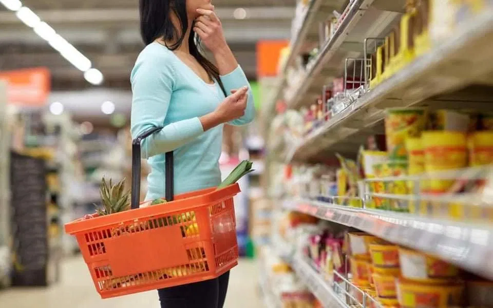 Khoảnh khắc người mua hàng đưa ra sự lựa chọn