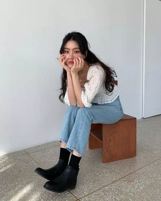 Bốt cổ ngắn có khả năng sang chảnh hóa mọi outfit (Nguồn: Internet) Bốt cổ ngắn có khả năng sang chảnh hóa mọi outfit (Nguồn: Internet)