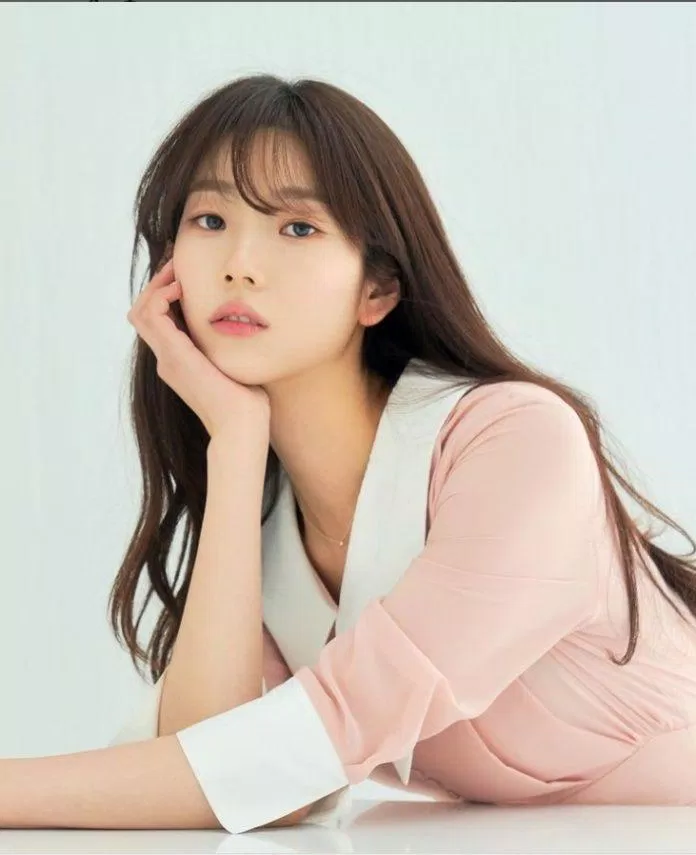 Lee So Ip (IG: iisollip) vai bạn trong trường đại học của Hae Bom - Im Hye Joo (Ảnh: Internet).