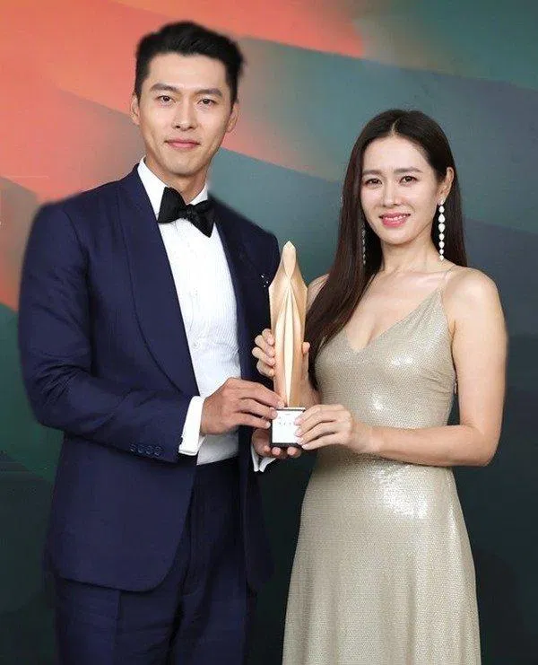 Cặp đôi nhận giải thưởng "The TikTok Popularity Award" (Nguồn: Internet)