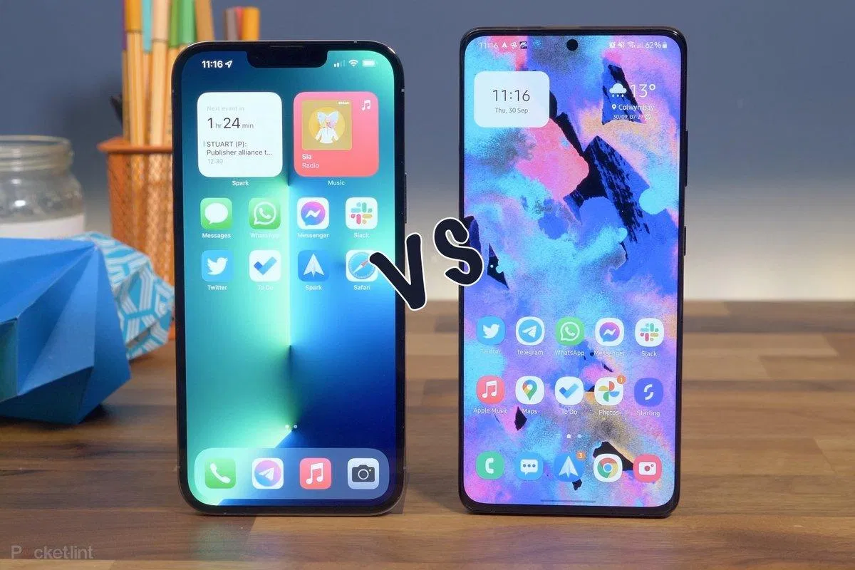 Màn hình của Galaxy S21 Ultra và iPhone 13 Pro Max (Ảnh: Internet). Màn hình của Galaxy S21 Ultra và iPhone 13 Pro Max (Ảnh: Internet).